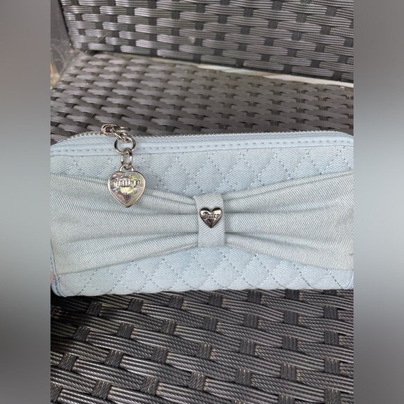 Juicy Couture Wallet,Sky Blue Quilted Wallet with Heart Charm,women’s Wallet. - Picture 16 of 16